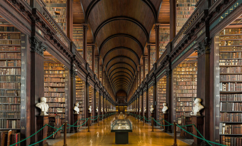 1.	کتابخانه کالج ترینیتی / دوبلین، ایرلند