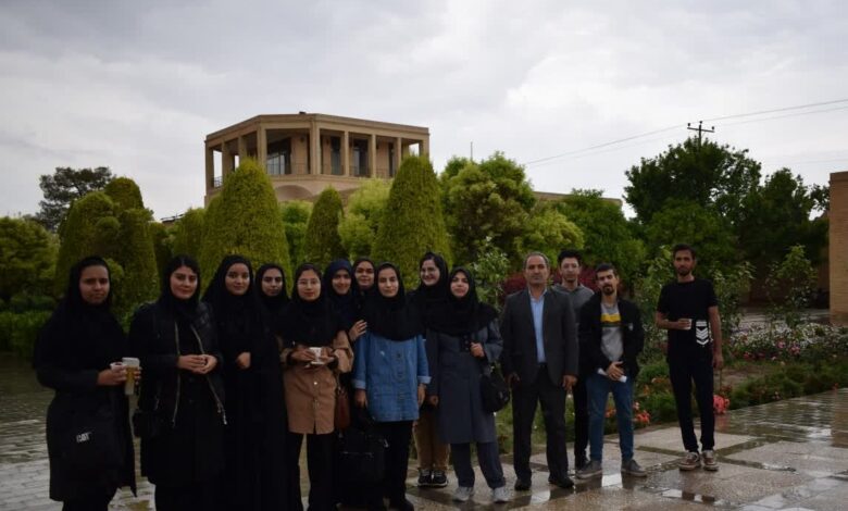بازدید دانشجویان گروه شیمی دانشگاه یزد از پارک علم و فناوری یزد