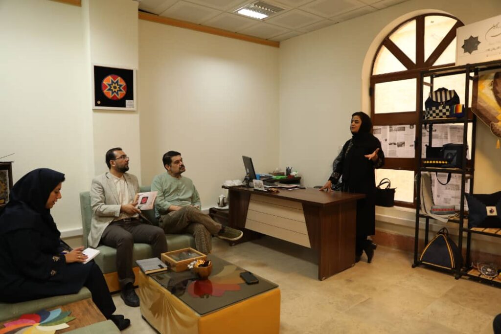 
محمدحسین آشتیانی، دبیرکارگروه توسعه صنایع خلاق معاونت فناوری و نوآوری وزات علوم،تحقیقات و فناوری
