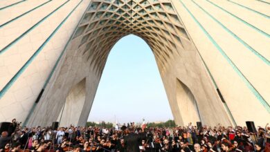 اجرای ارکستر سمفونیک تهران در برج آزادی