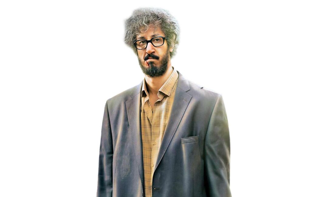 «مرد عینکی»