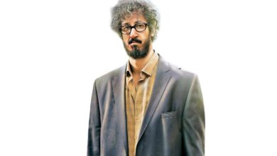 «مرد عینکی»