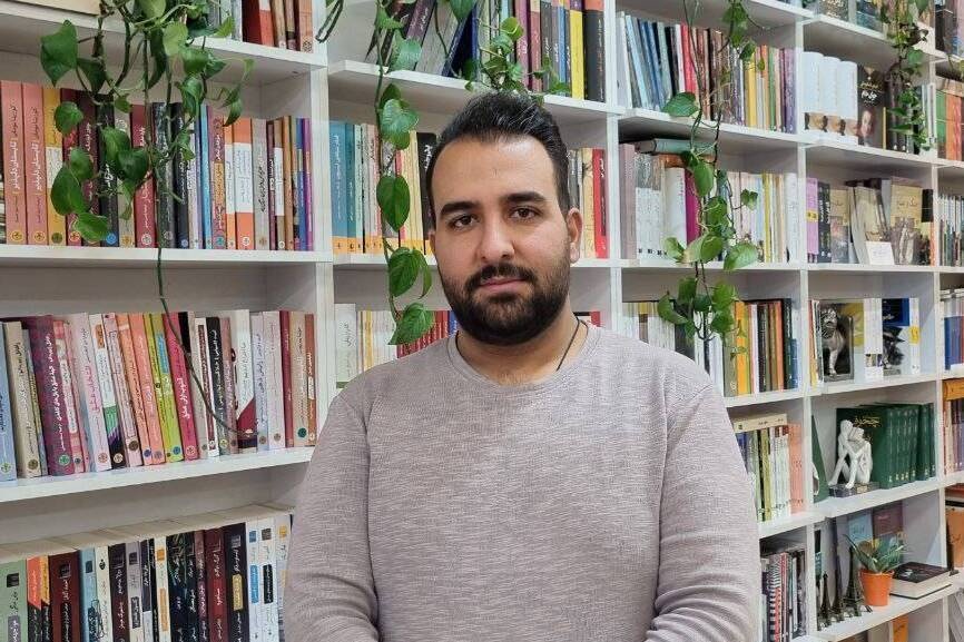 محمداسماعیل عبادتی، مدیر اجرایی کتابفروشی «نوک مدادی»