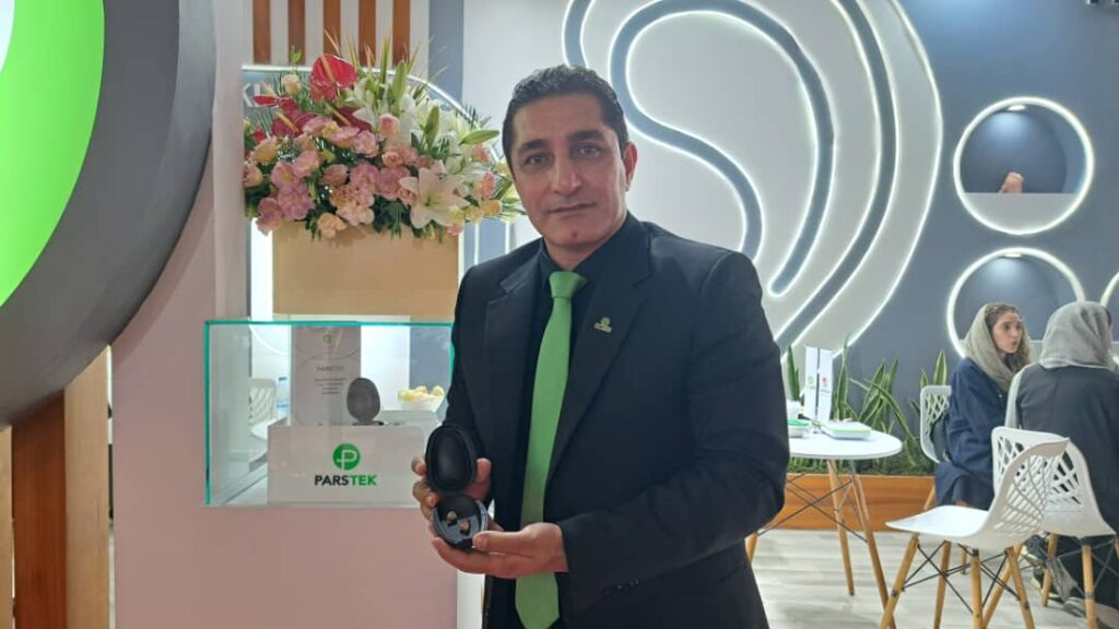 آریا خمسه، معاون فروش و بازاریابی شرکت دانشبنیان شرکت فن آذرخش